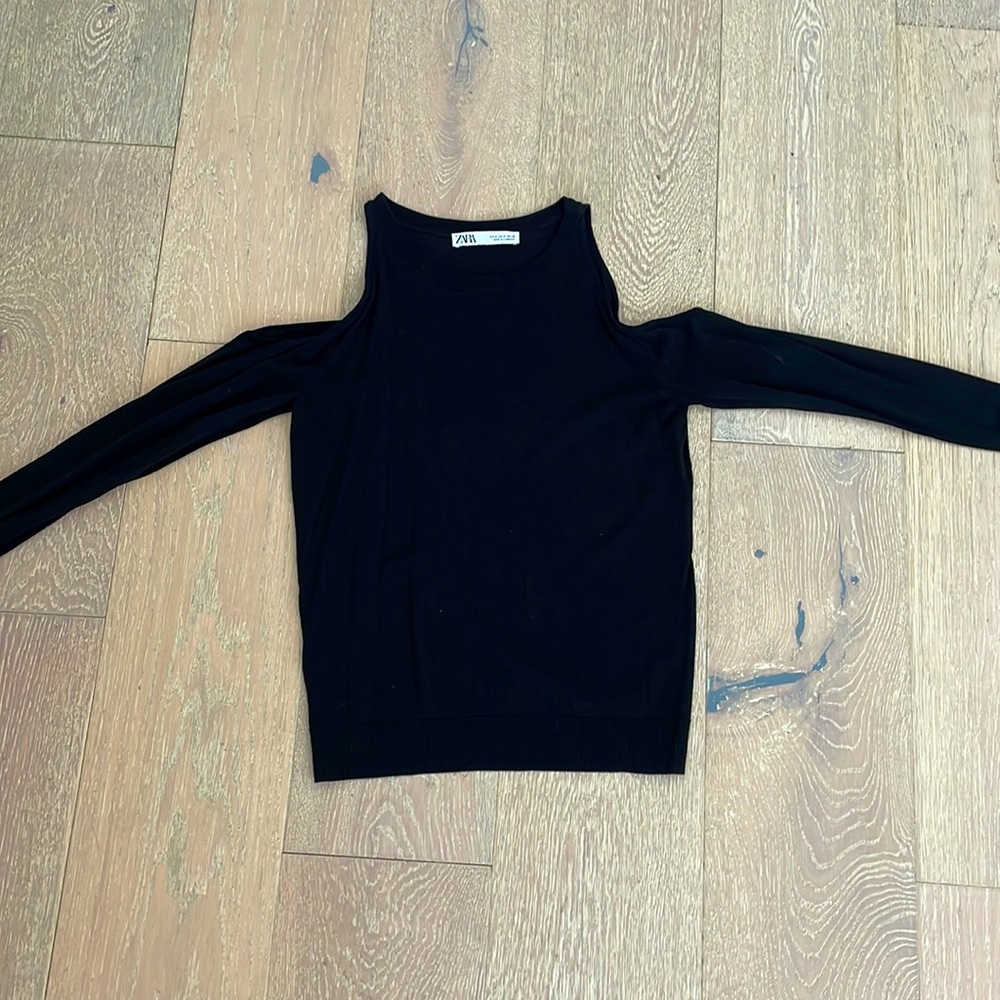 Zara sweater with shoulder cut out